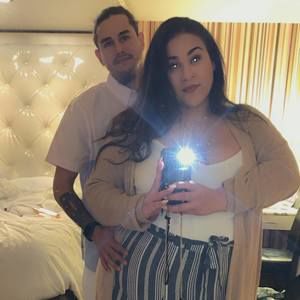 Meet your Posher, Jecenia